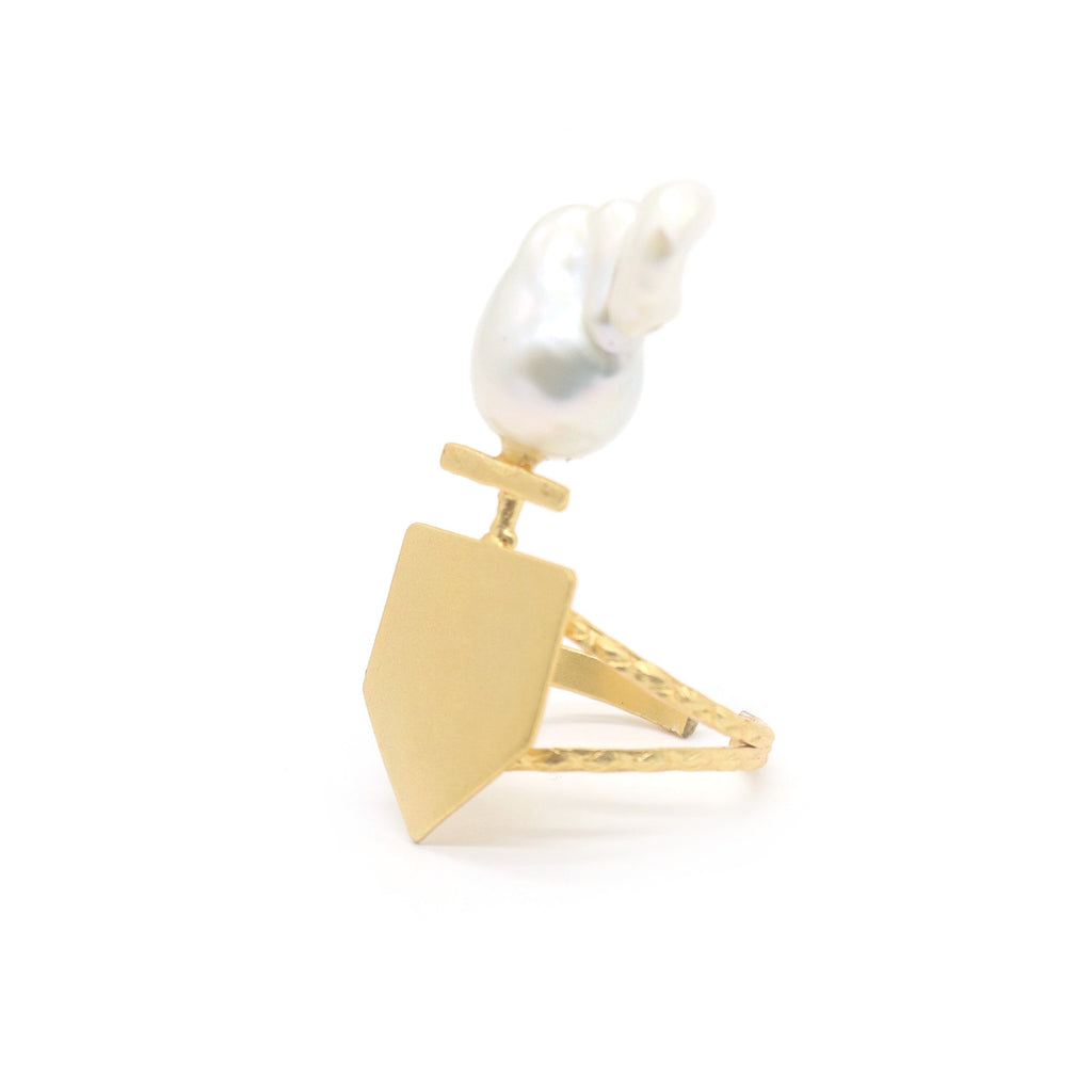 Cutiefy,baroque pearl ring,gold plated