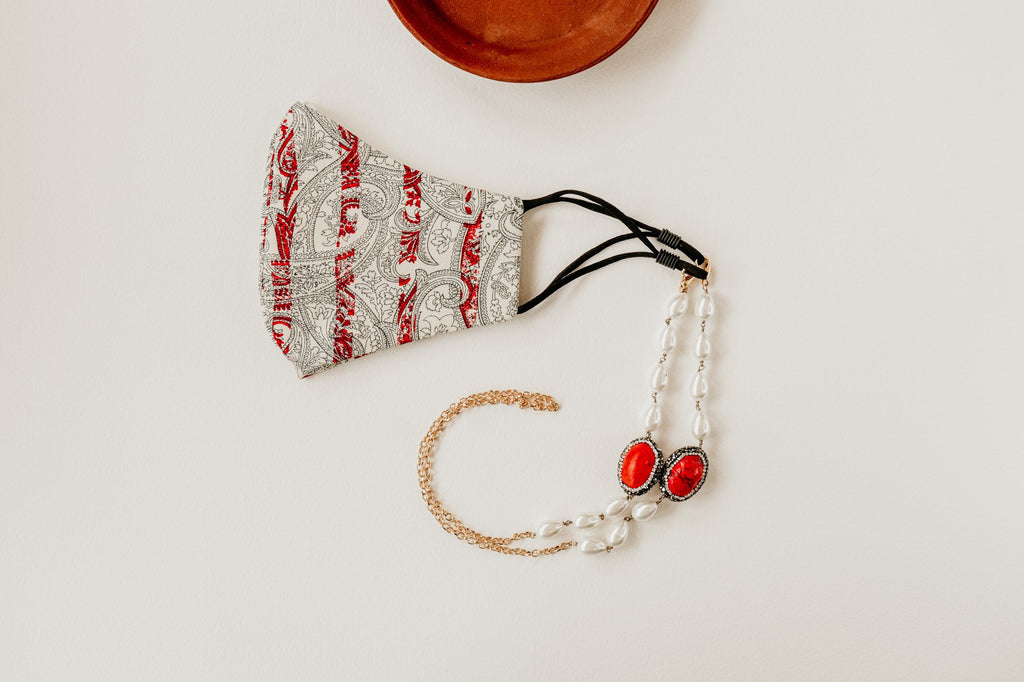 Cutiefy, red stone mask chain, beads mask chain